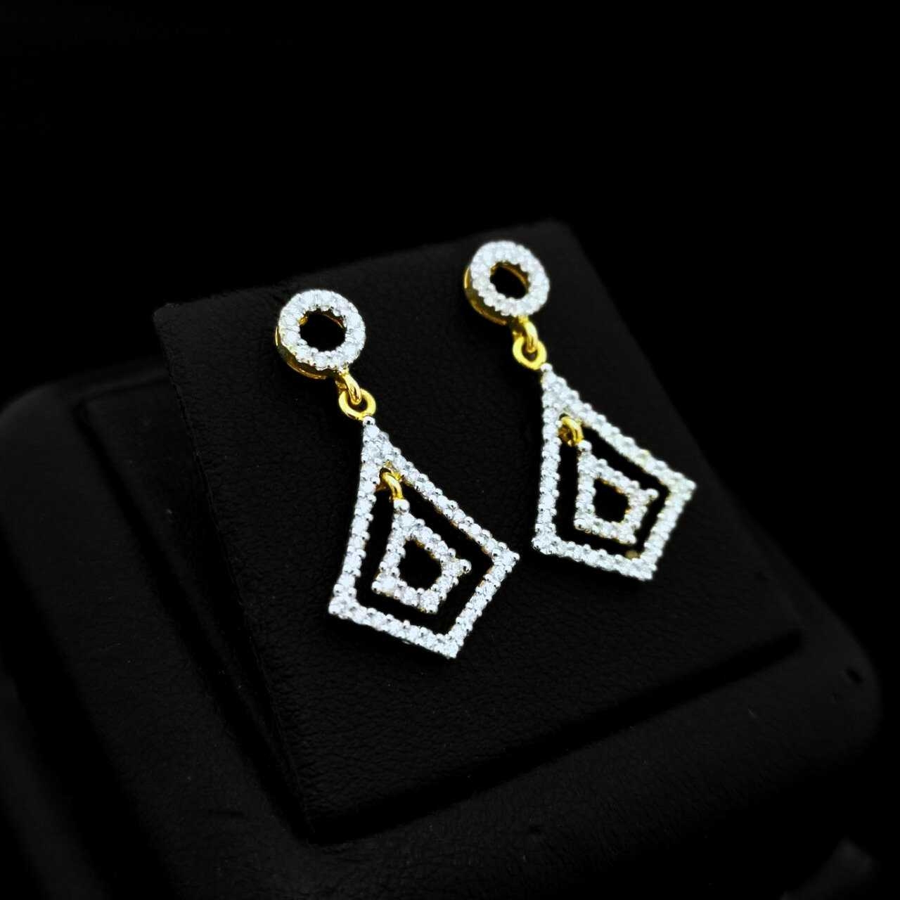 EarringTriangle3