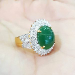 10030029 แหวนหยกพม่าล้อมเพชรสวยมาก หยกพม่ามีใบเซอร์ LAB GEM
